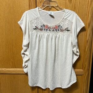 Woman’s sleeveless shirt